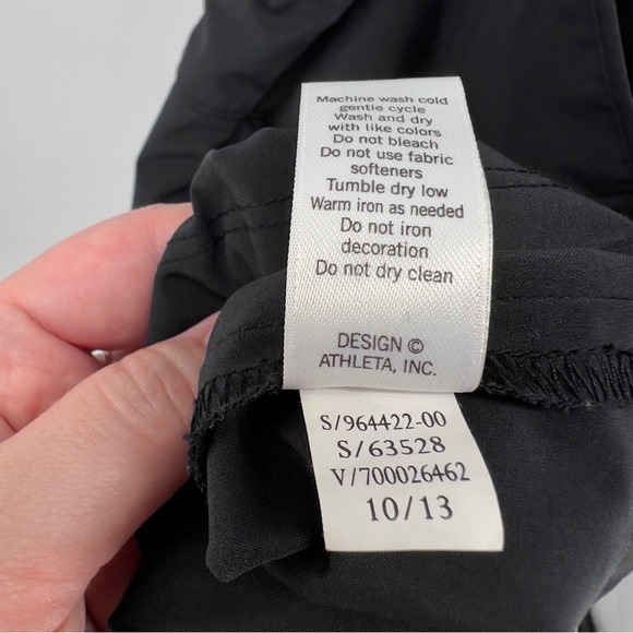 Athleta Go Anywhere Halter Dress Sz 8 Black Built In Bra Featherweight Stretch - Picture 16 of 16